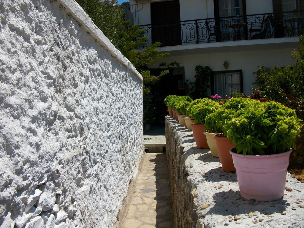 Jasmine'S Guest House Karlovassi Zimmer foto